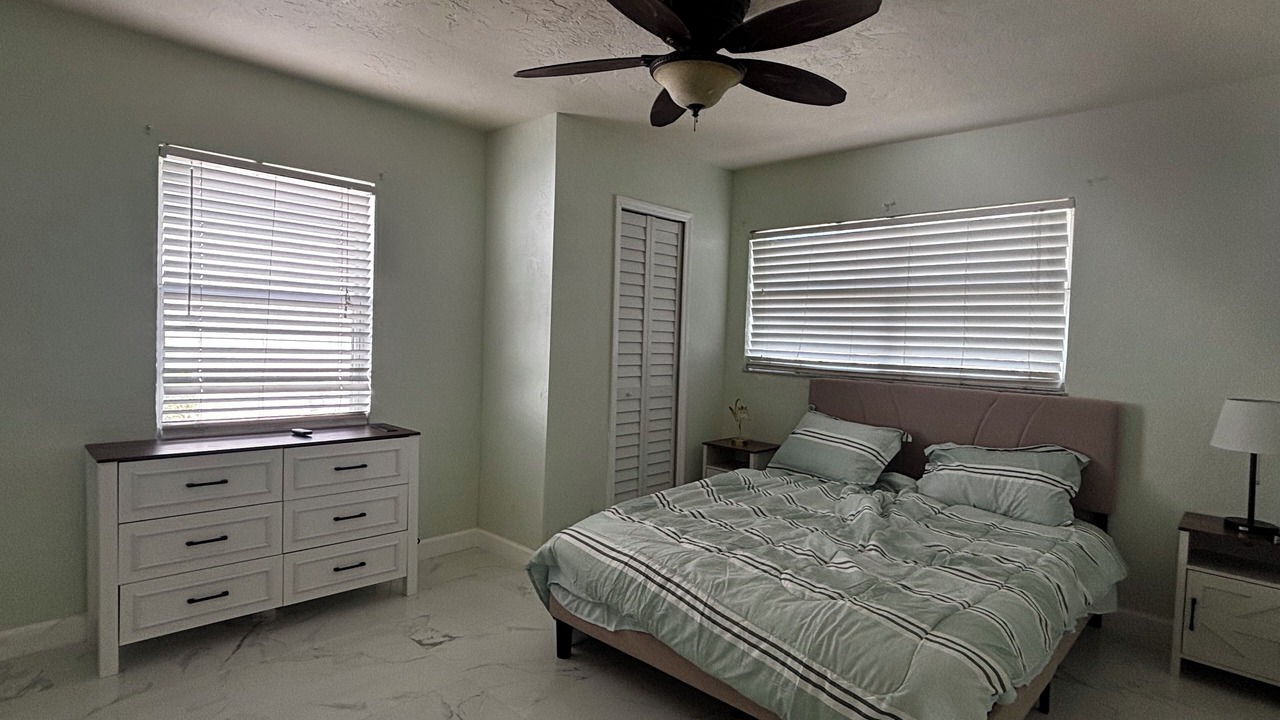 Photo of Bedroom in Bayshore Gardens