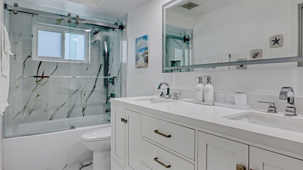Photo of Bathroom in Hunt Club