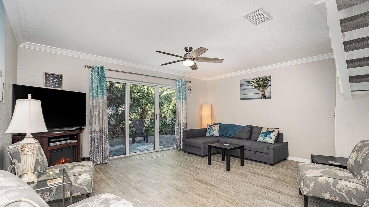Photo of Livingroom in Villages of Seaport