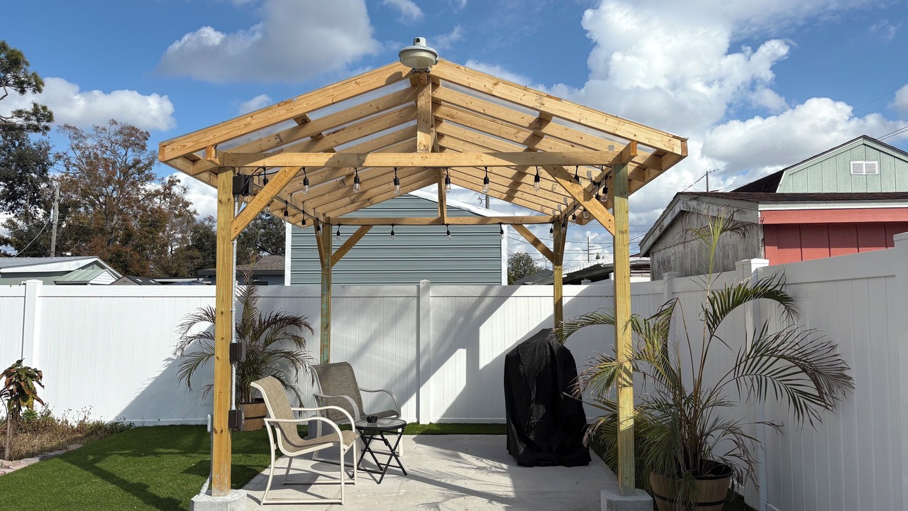 Photo of Patio Balcony in Pinecrest West Park