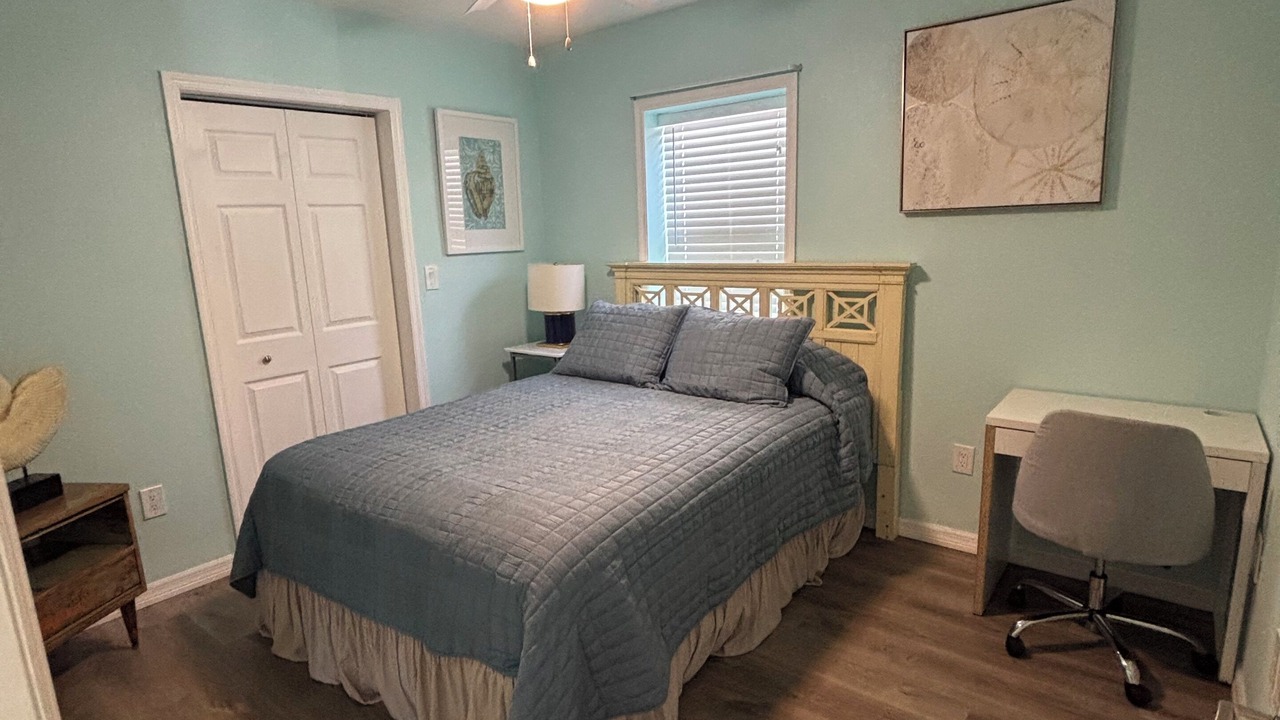 Photo of Bedroom in Crystal Beach