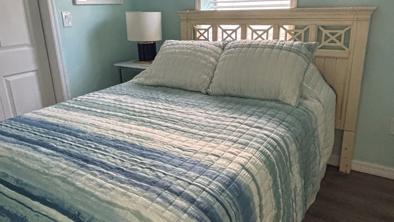 Photo of Bedroom in Crystal Beach