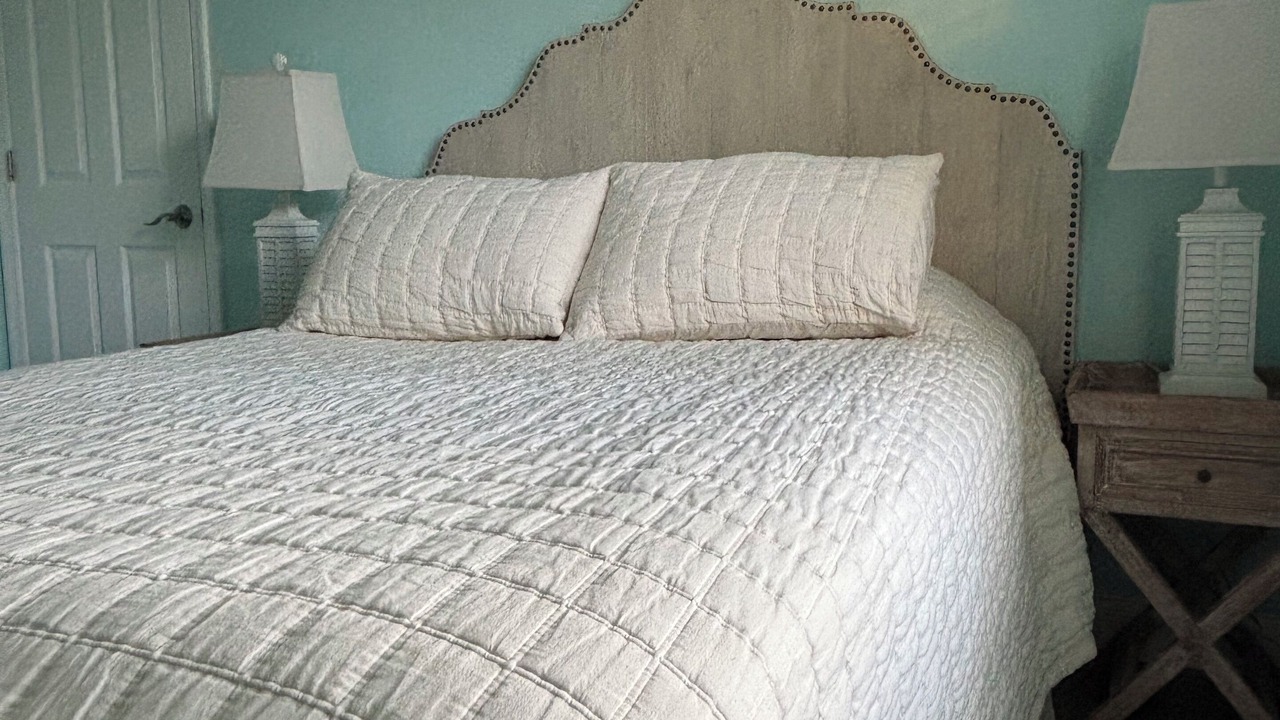 Photo of Bedroom in Crystal Beach