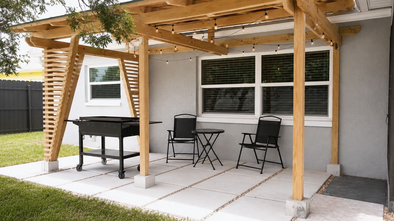 Photo of Patio Balcony in Wood Trail Village