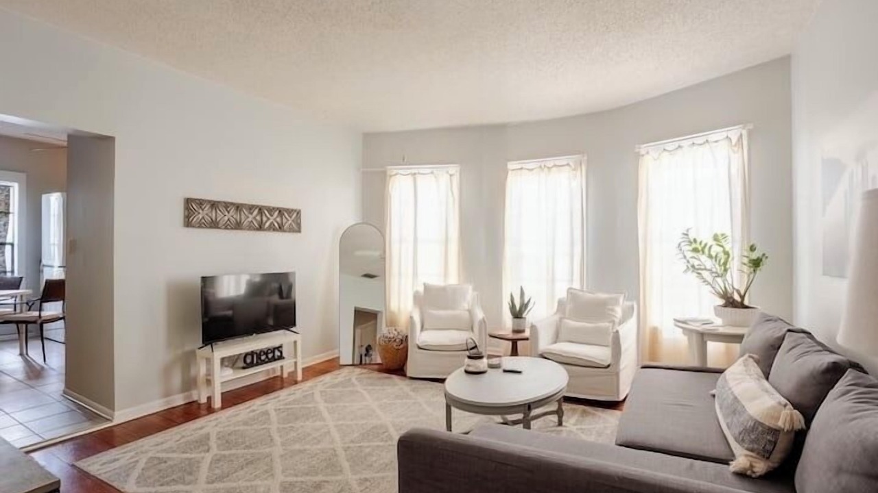 Photo of Livingroom in Hyde Park