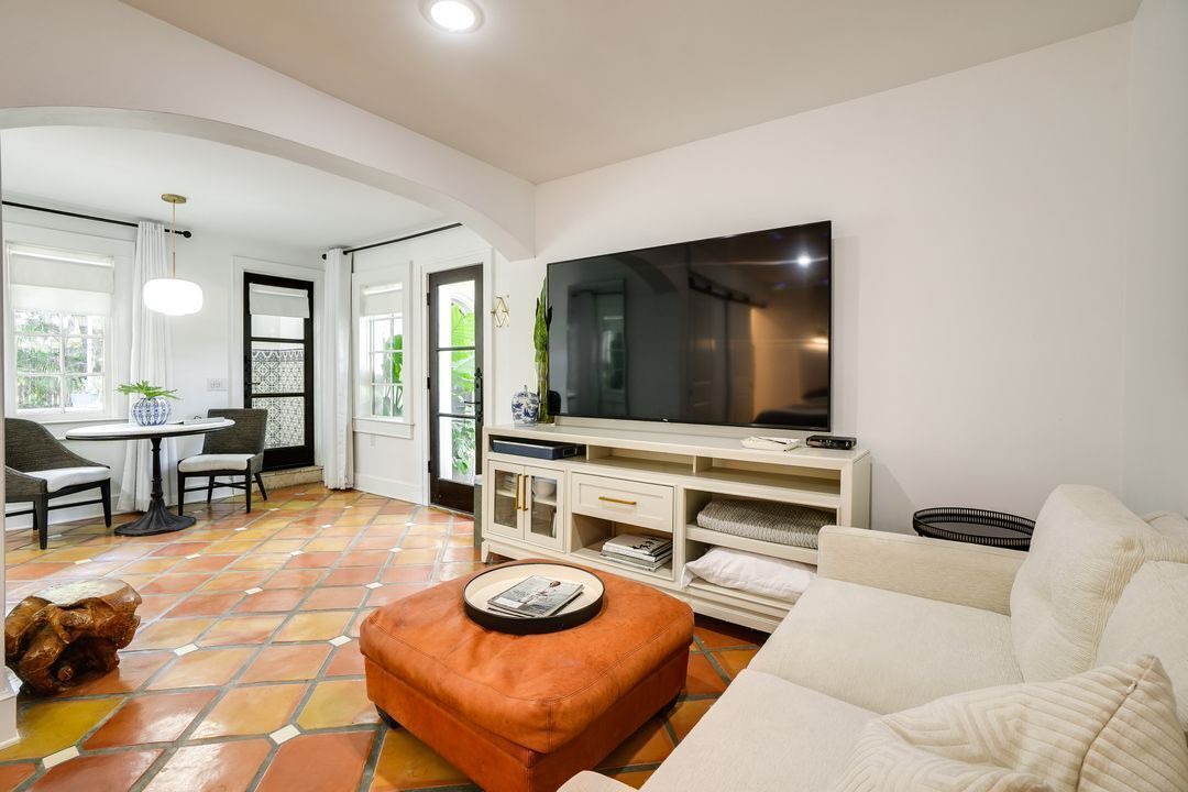 Photo of Livingroom in Beach Park
