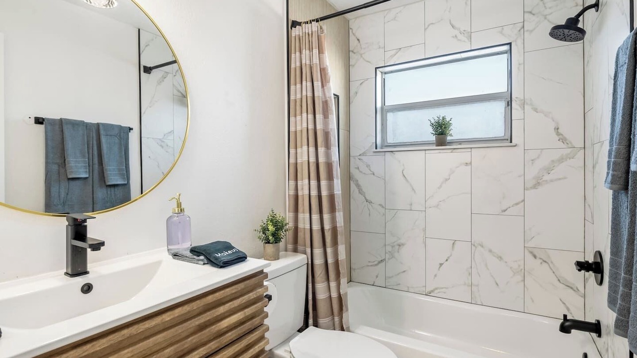 Photo of Bathroom in Apollo Beach