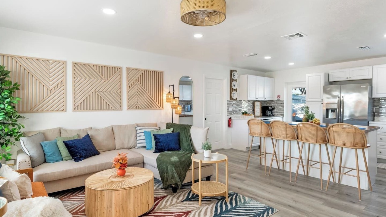 Photo of Livingroom in Apollo Beach