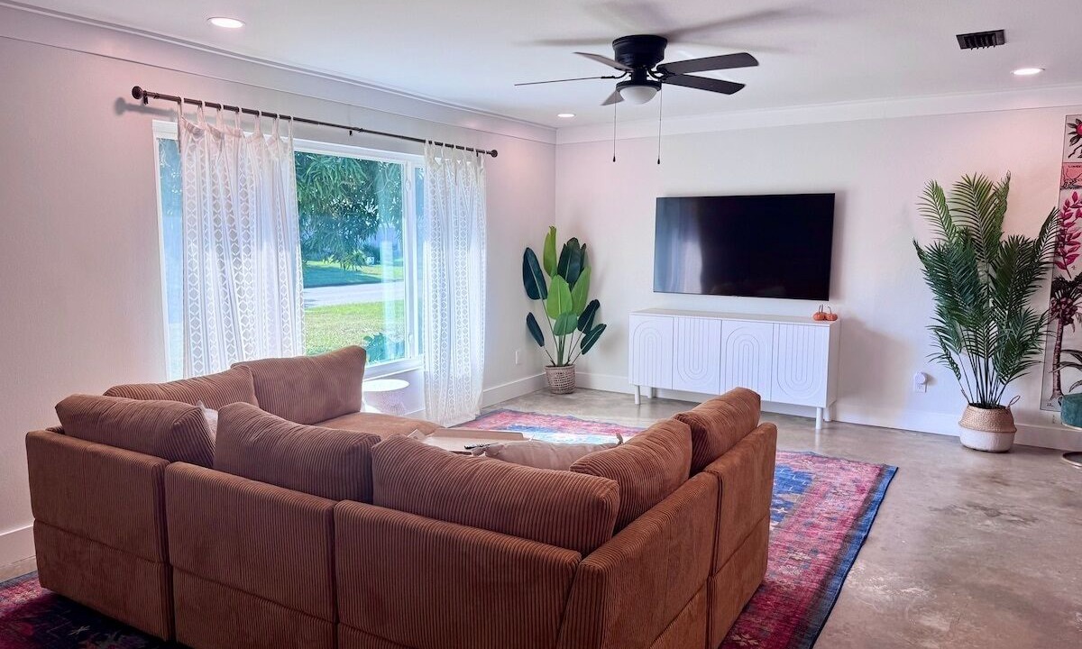 Photo of Livingroom in Palma Sola