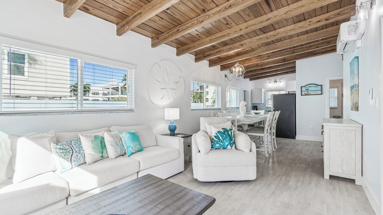 Photo of Livingroom in Indian Shores