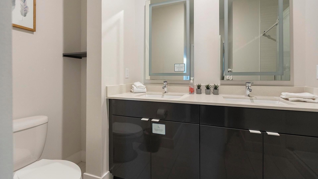 Photo of Bathroom in Port Tampa City