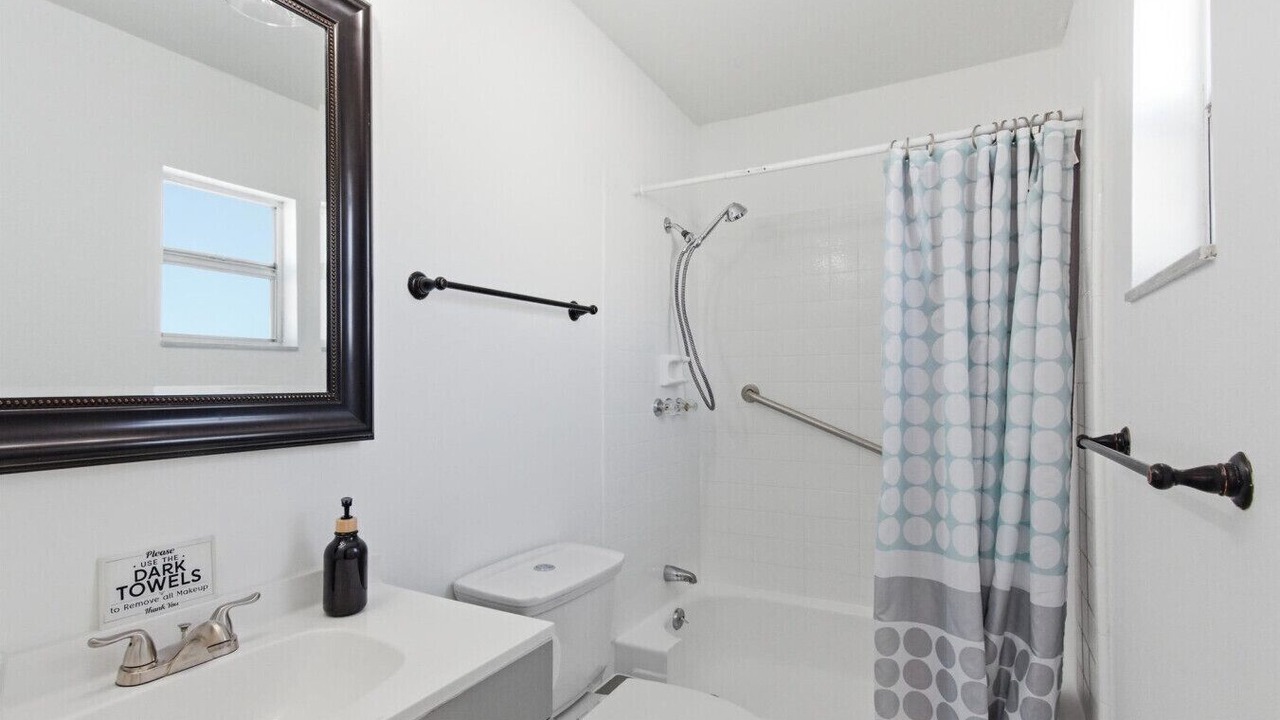 Photo of Bathroom in Seminole
