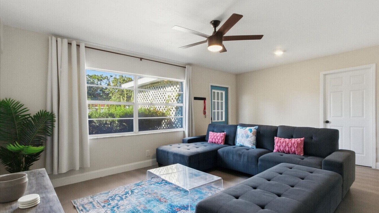 Photo of Livingroom in Seminole