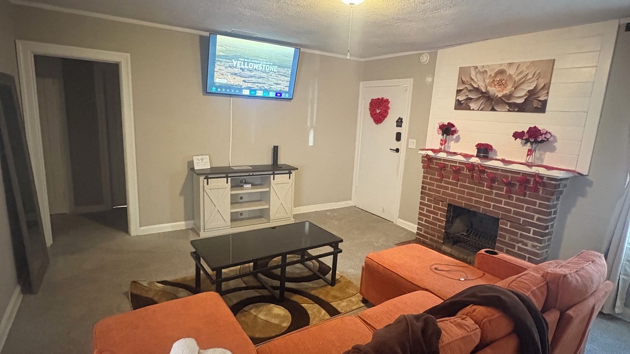 Photo of Livingroom in Northside
