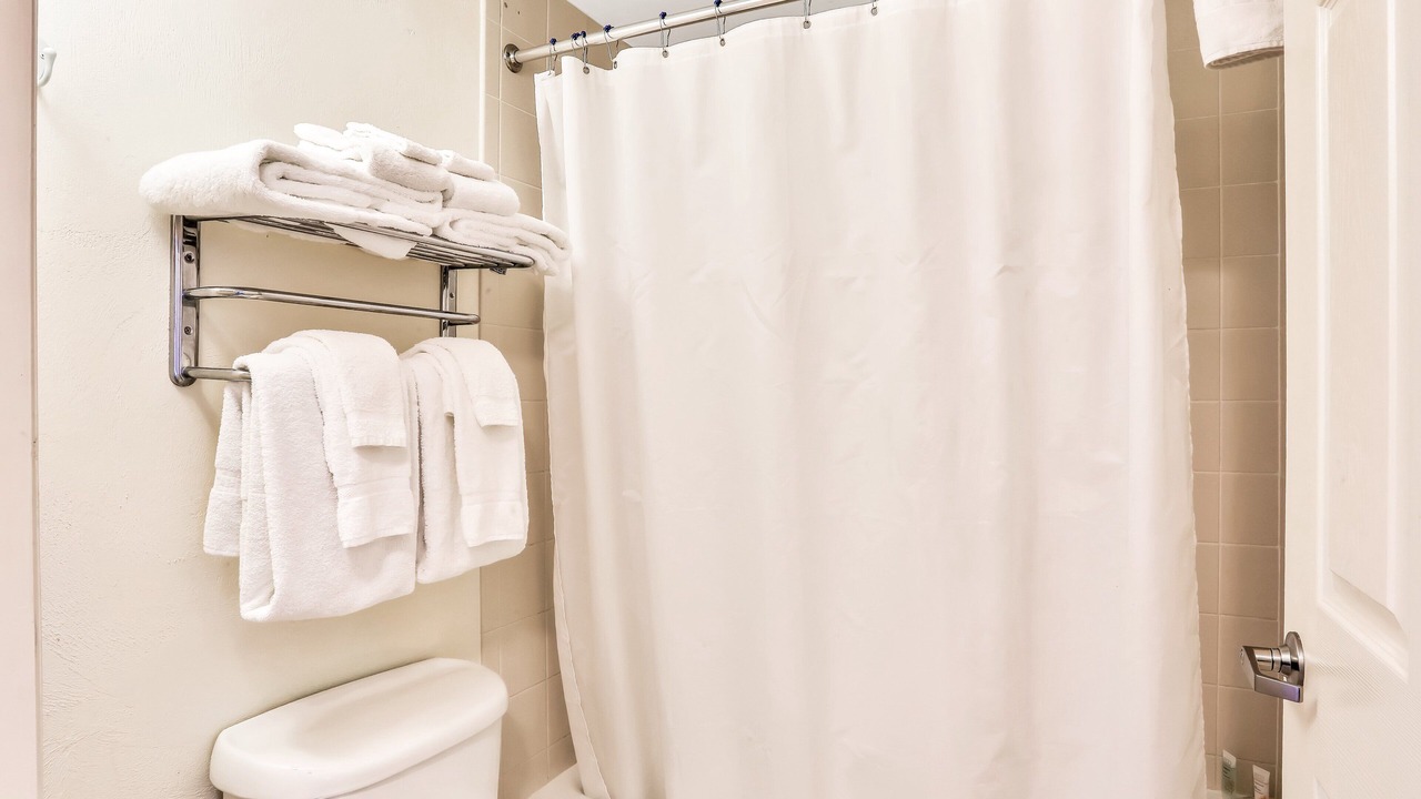 Photo of Bathroom in Ortona Park
