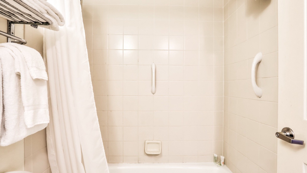 Photo of Bathroom in Ortona Park