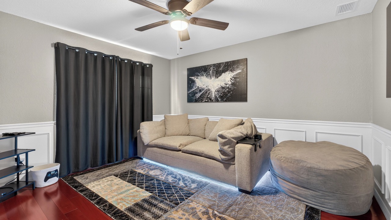 Photo of Livingroom in Florida Shores