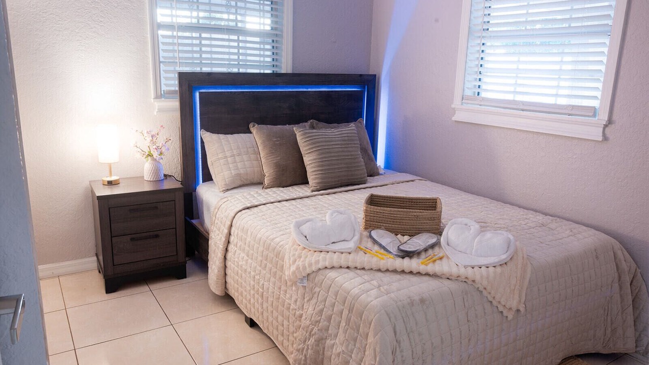 Photo of Bedroom in Pinecrest West Park