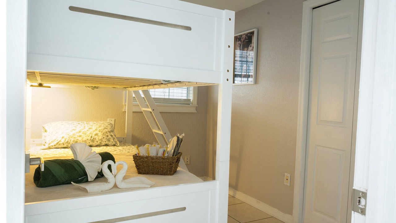 Photo of Bedroom in Pinecrest West Park