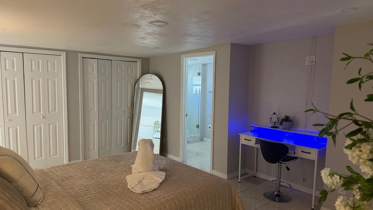 Photo of Bedroom in Pinecrest West Park