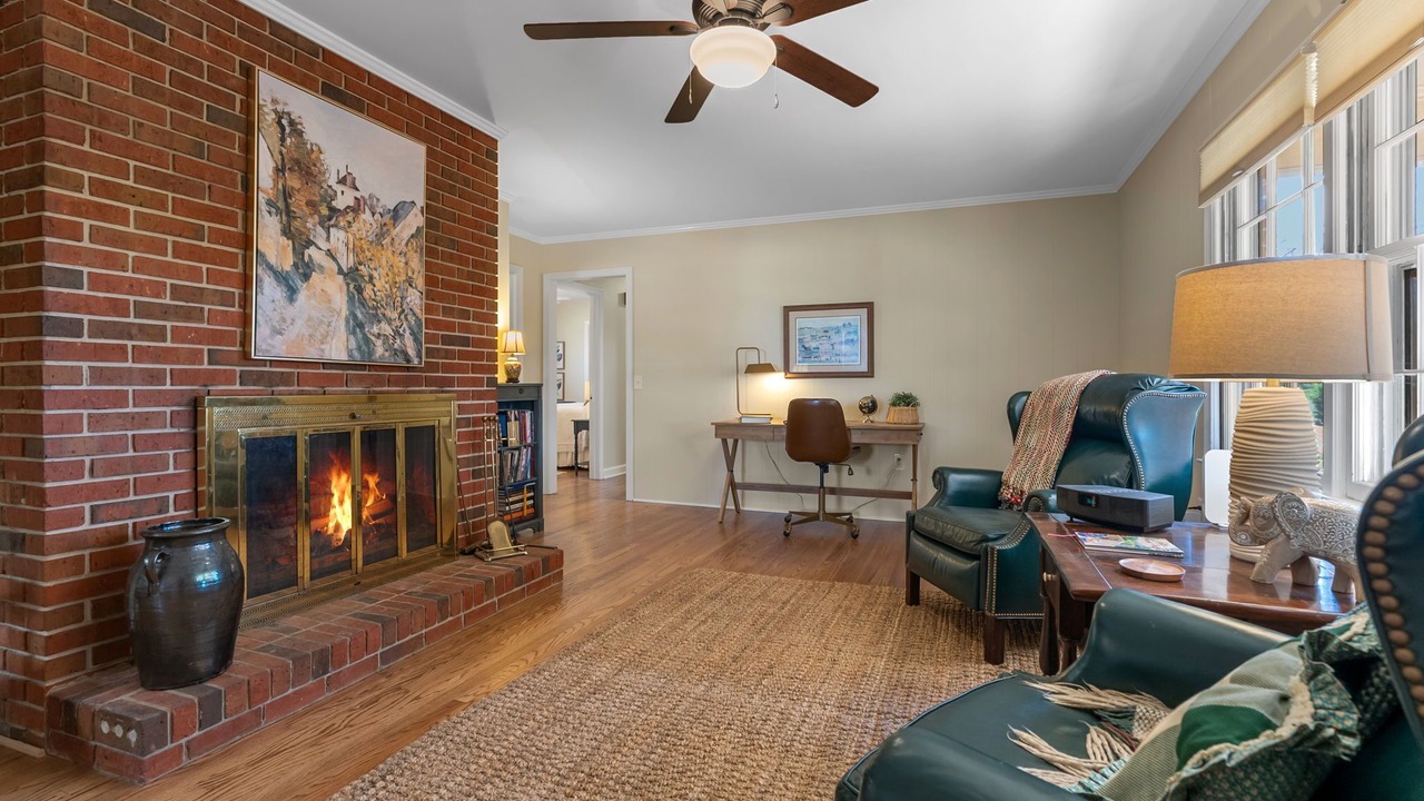 Photo of Livingroom in Travelers Rest
