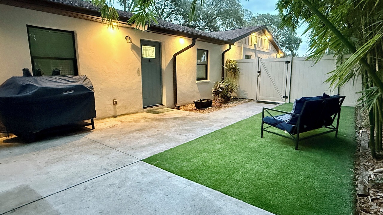 Photo of Patio Balcony in Bearss Plaza