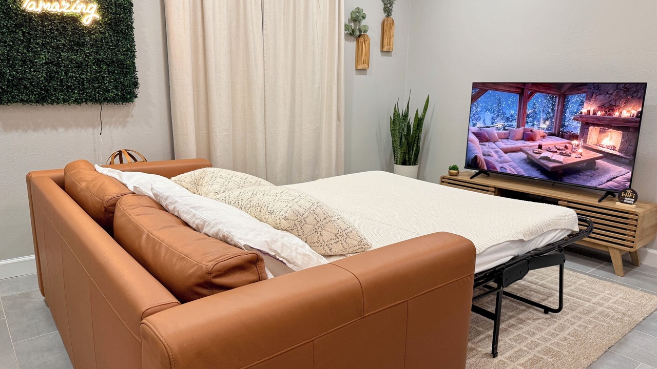 Photo of Bedroom in Bearss Plaza
