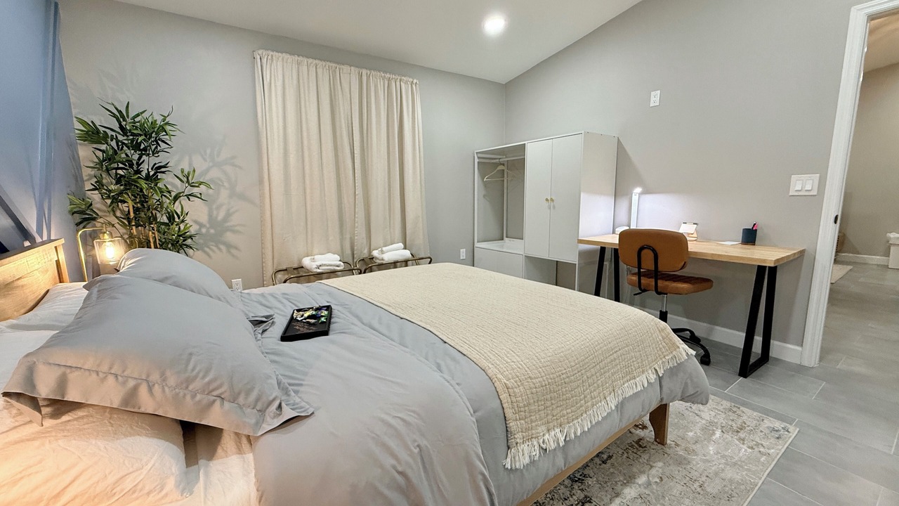 Photo of Bedroom in Bearss Plaza