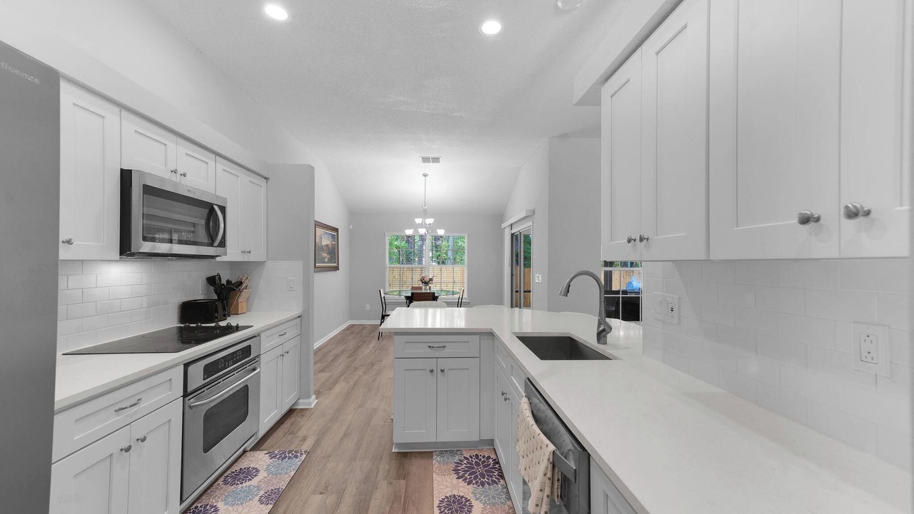 Photo of Kitchen in Sandalwood