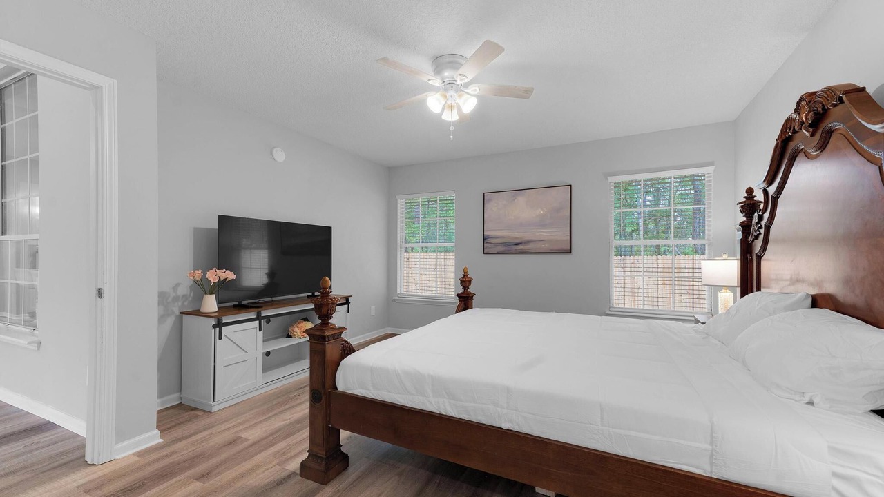 Photo of Bedroom in Sandalwood