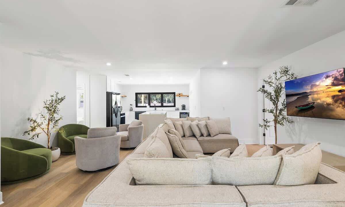 Photo of Livingroom in Shore Acres