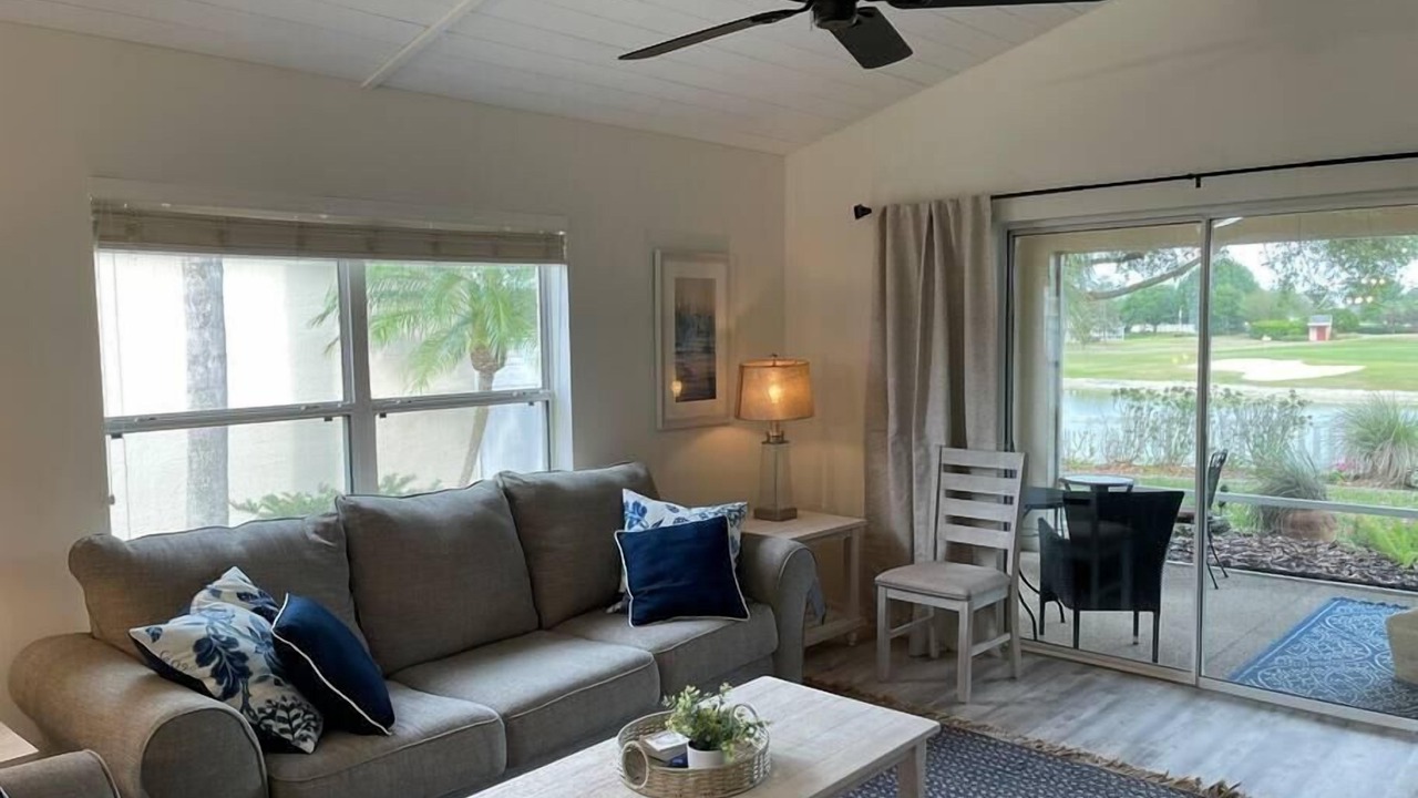 Photo of Livingroom in Villas of Greenwood