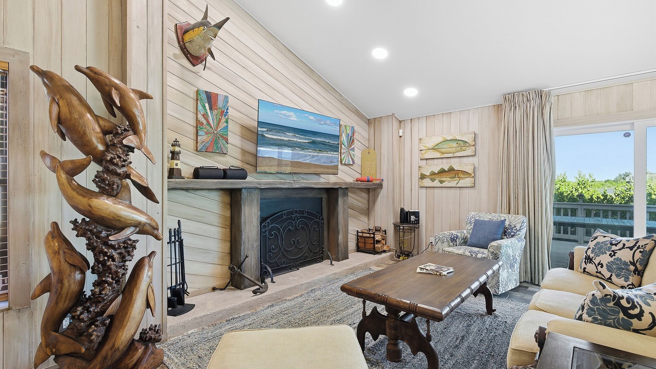 Photo of Livingroom in Edgewater