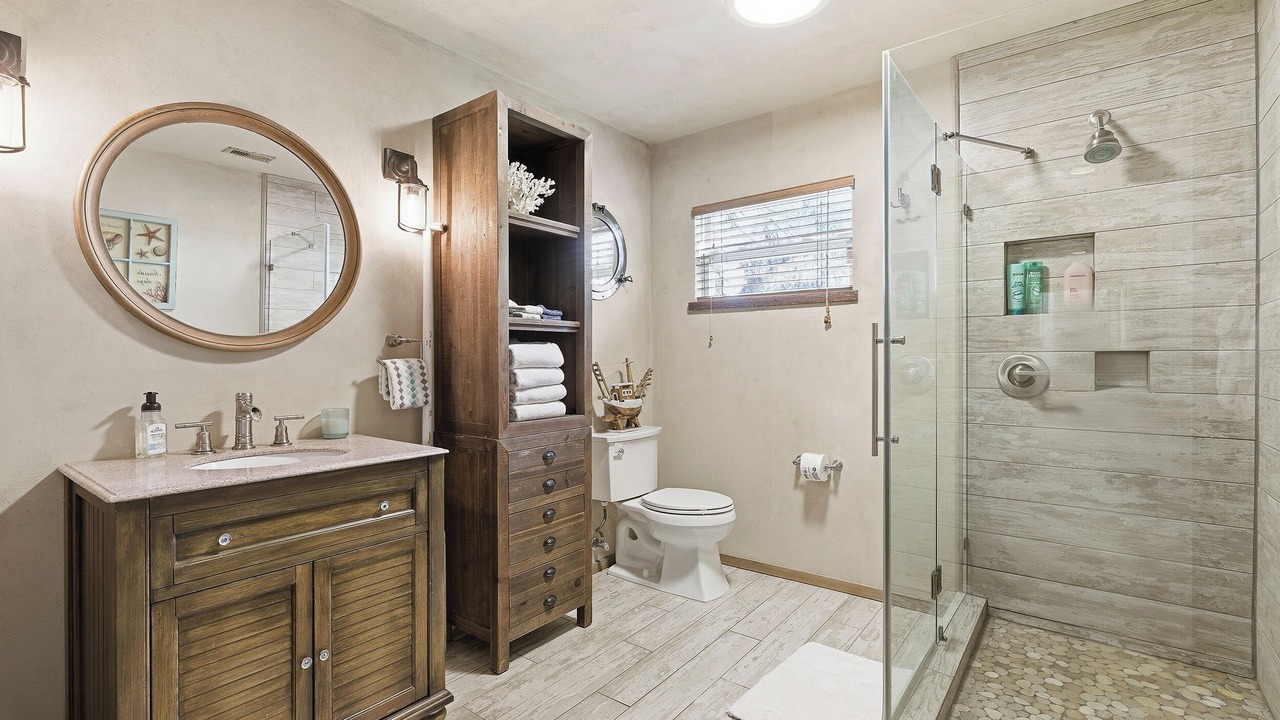 Photo of Bathroom in Edgewater