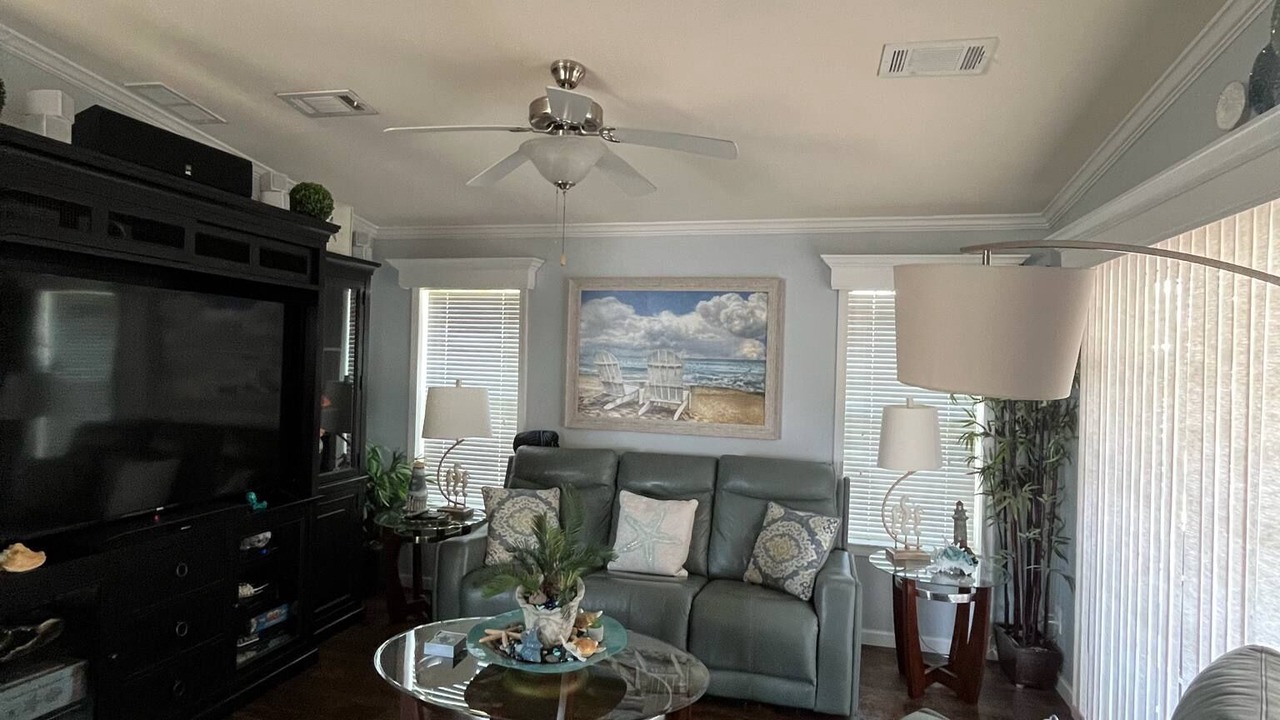 Photo of Livingroom in Bayshore Gardens