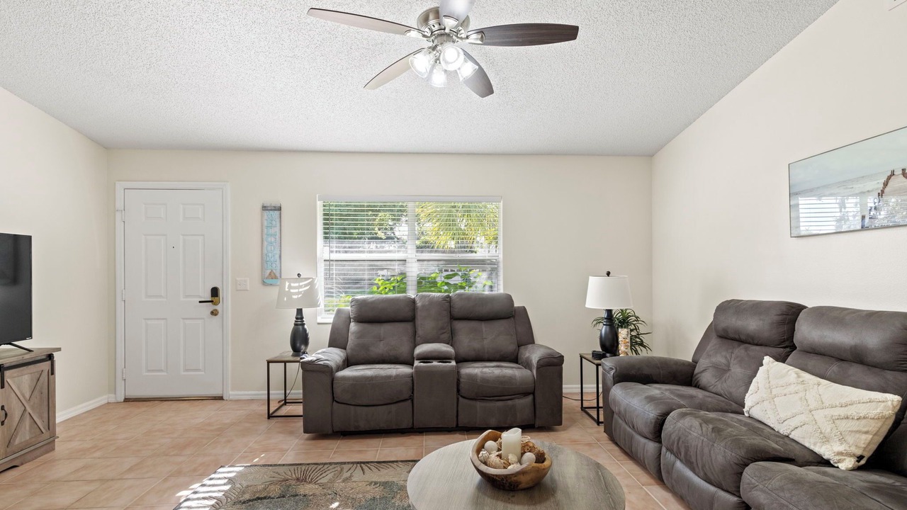 Photo of Livingroom in Florida Shores