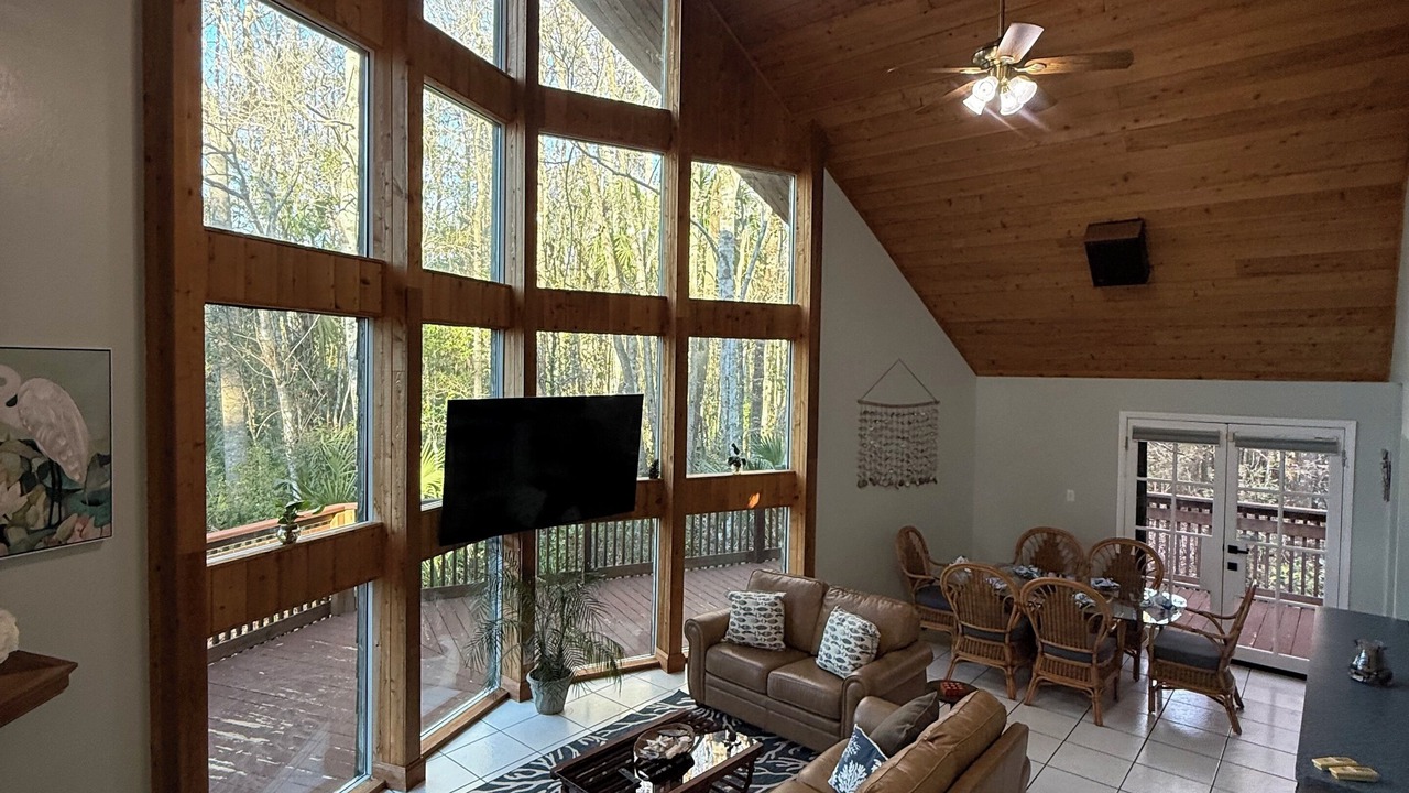 Photo of Livingroom in Chassahowitzka