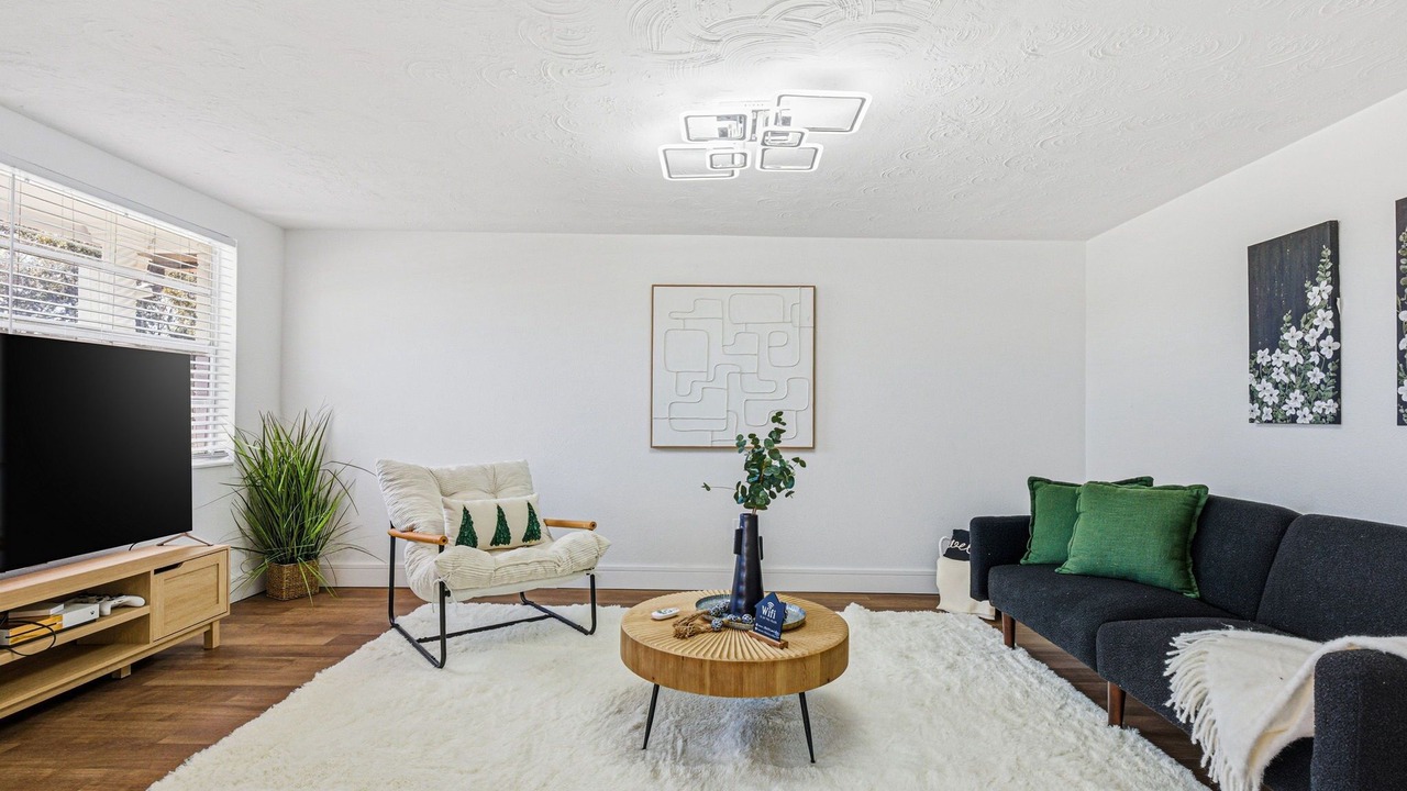 Photo of Livingroom in Aloha Gardens