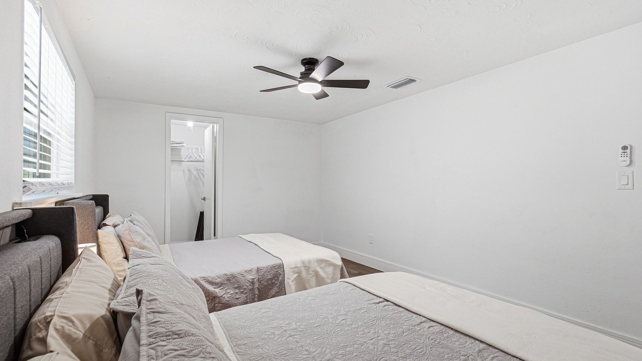 Photo of Bedroom in Aloha Gardens