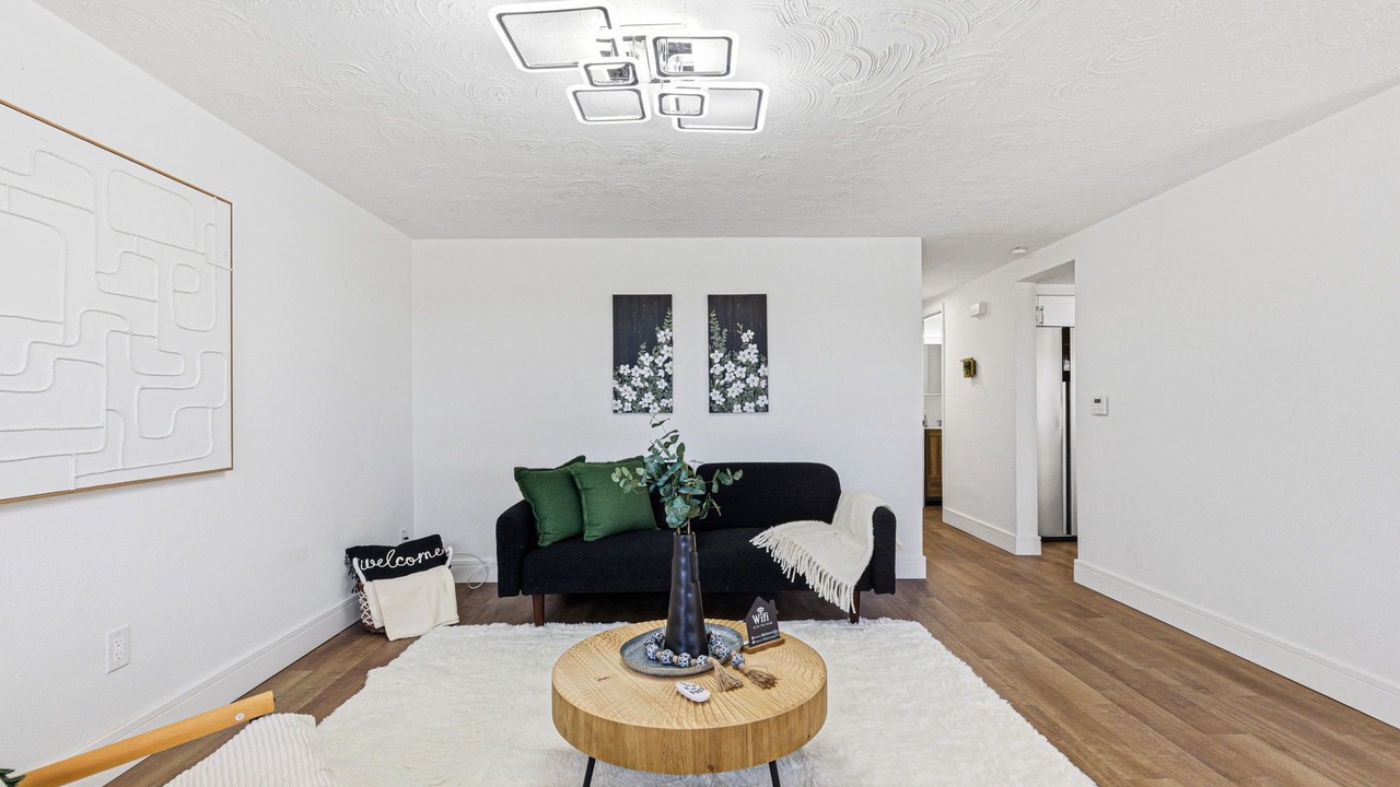 Photo of Livingroom in Aloha Gardens