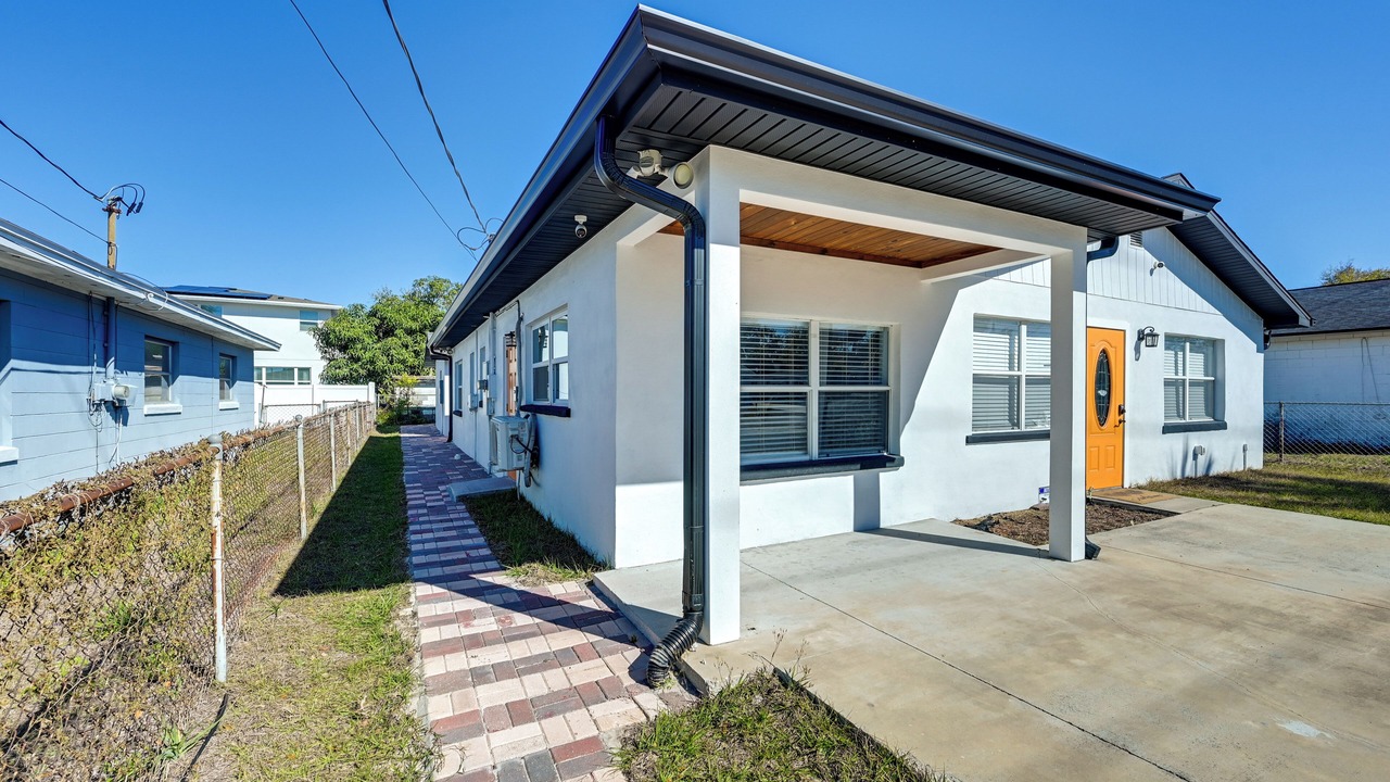 Photo of Outdoor in Carver City - Lincoln Gardens
