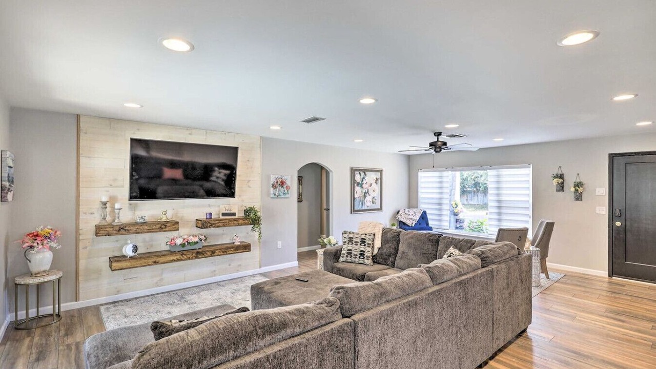 Photo of Livingroom in Holiday Lakes West