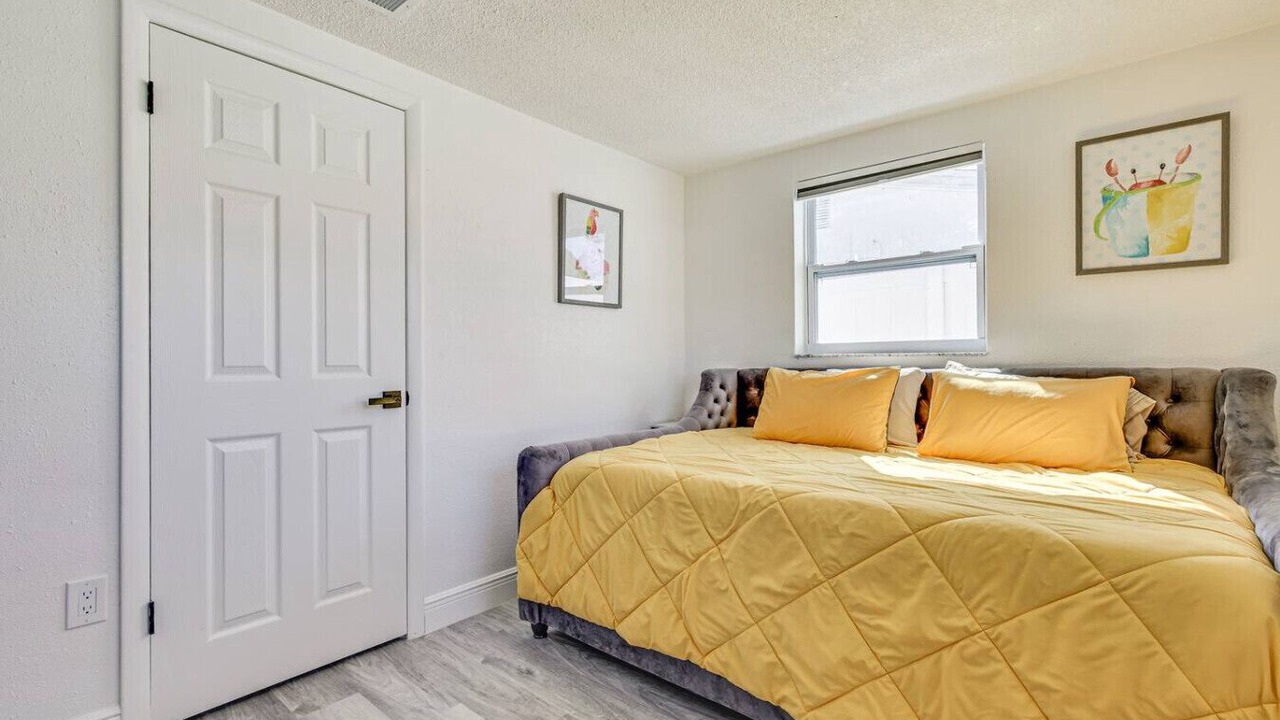 Photo of Bedroom in Holiday Lake Estates
