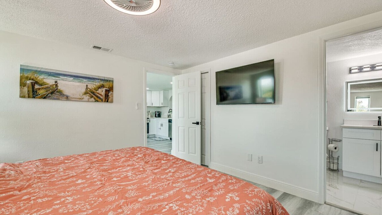 Photo of Bedroom in Holiday Lake Estates