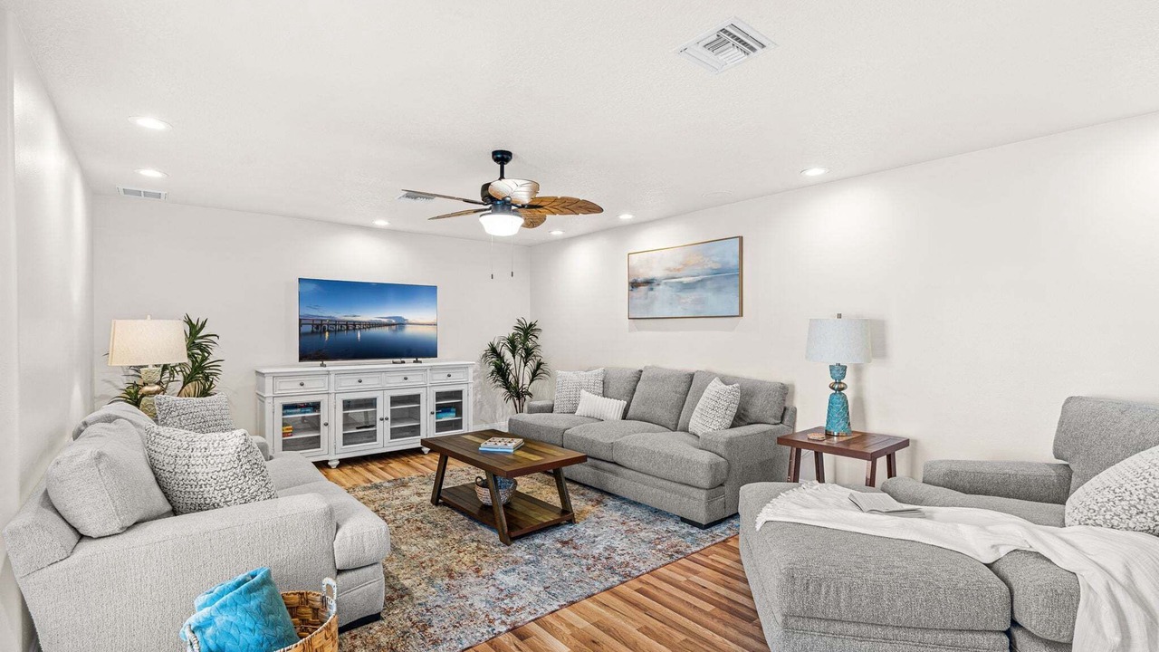 Photo of Bedroom in Surfside Estates