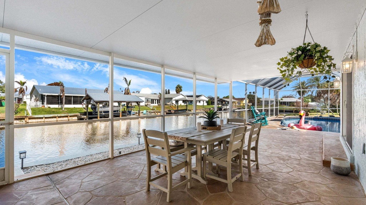 Photo of Outdoor in Surfside Estates