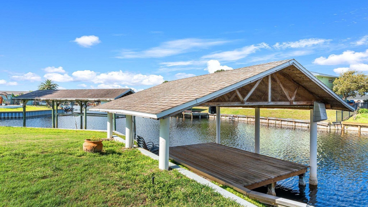 Photo of Outdoor in Surfside Estates