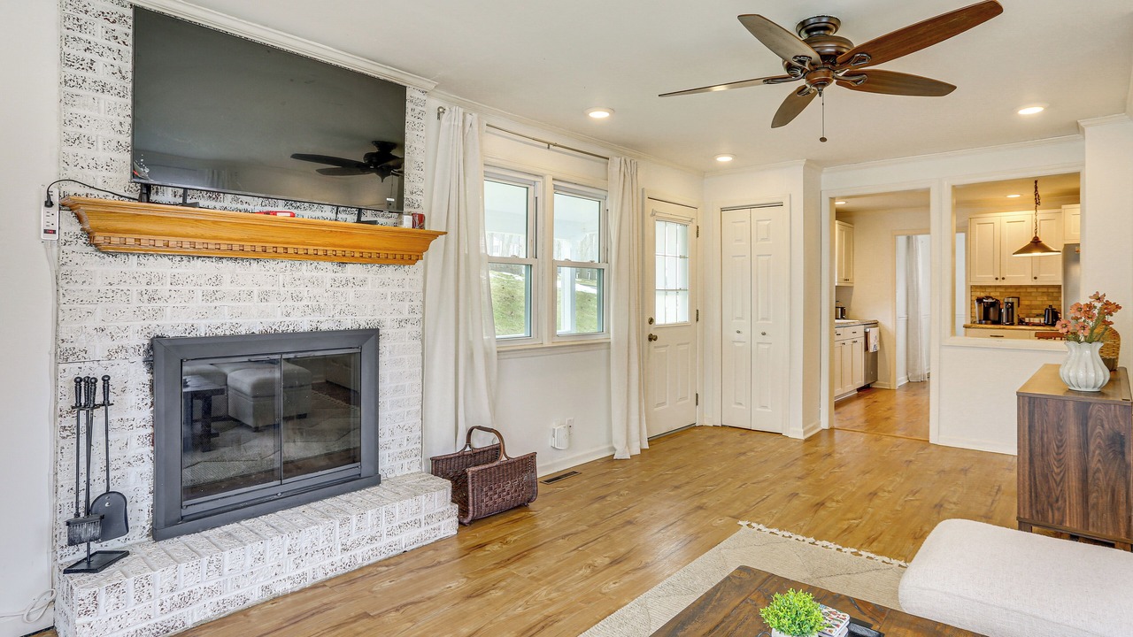 Photo of Livingroom in Hopatcong