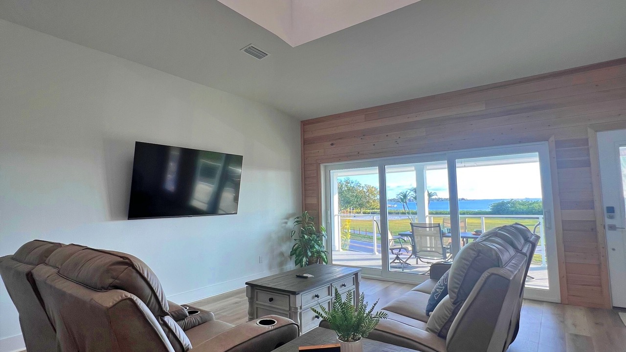 Photo of Livingroom in Oldsmar
