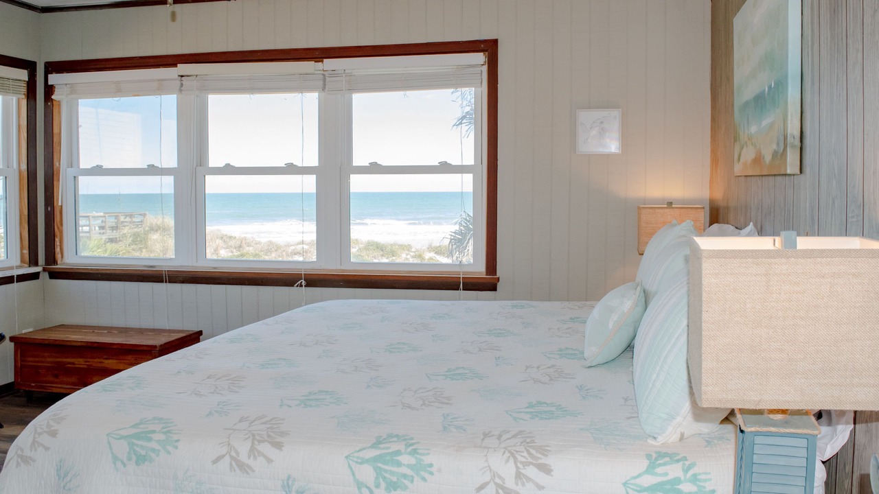 Photo of Bedroom in Crescent Beach